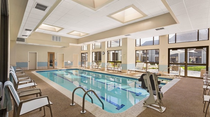 Doublertree Novi Pool.jpg