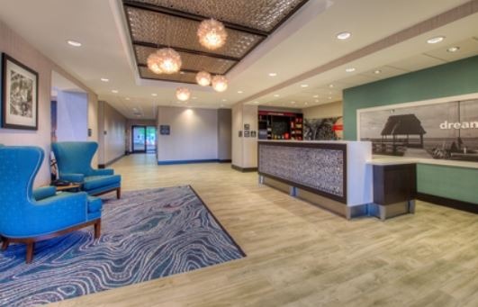 Hampton Inn Wixom lobby