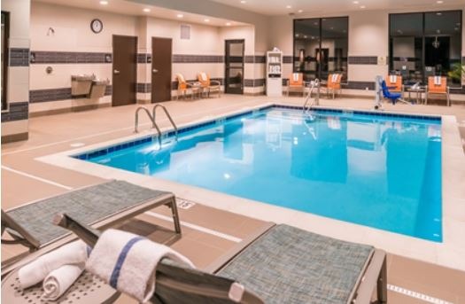 Hampton Inn Wixom pool