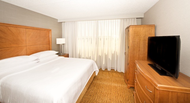 Embassy Suites Hotel Detroit-Livonia/Novi room