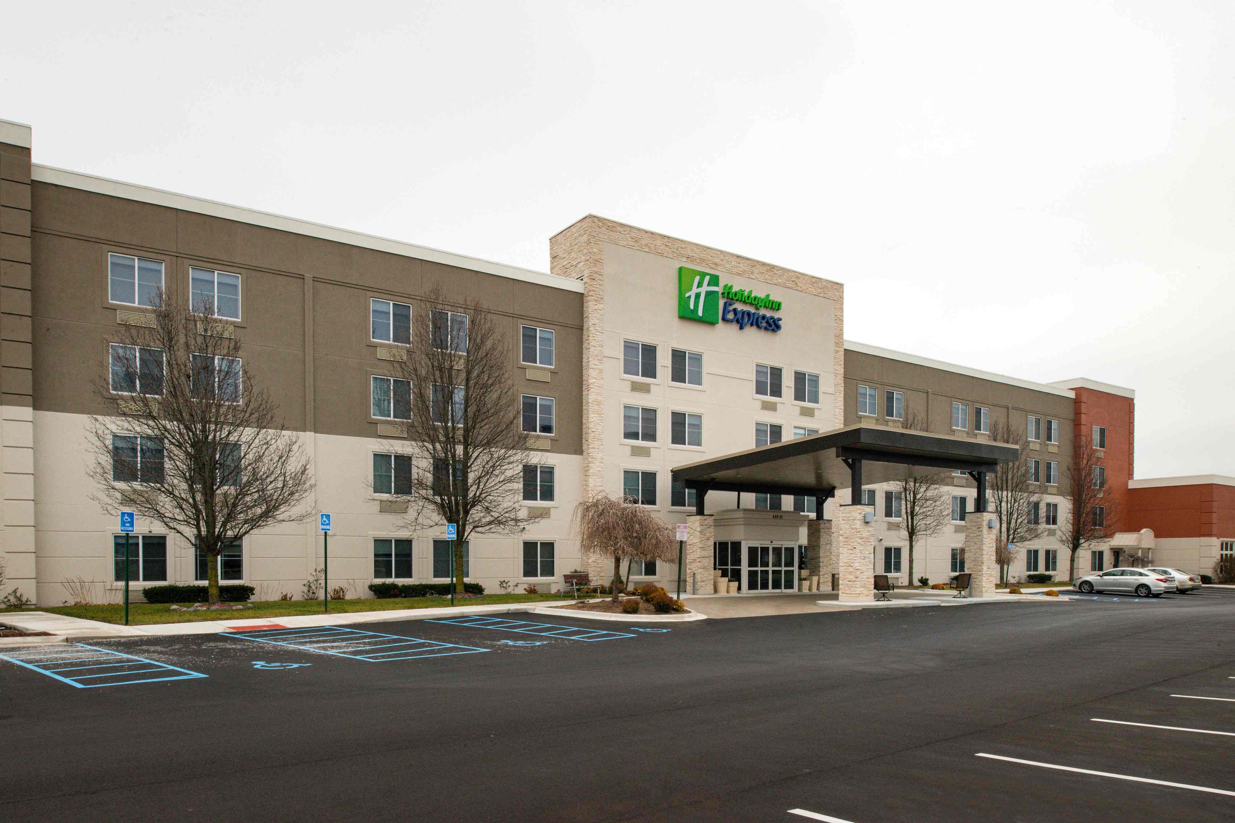 Holiday Inn Express Wixom exterior